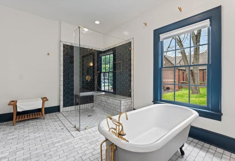 ベッドアンドブレックファースト The Opal And West House