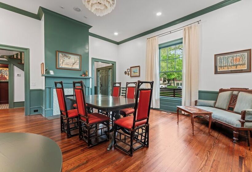 ベッドアンドブレックファースト The Opal And West House