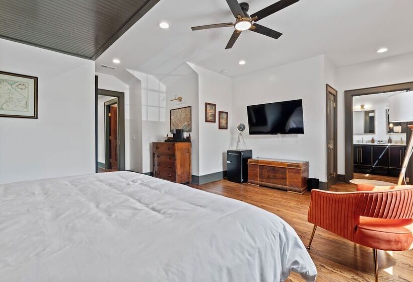 ベッドアンドブレックファースト The Opal And West House