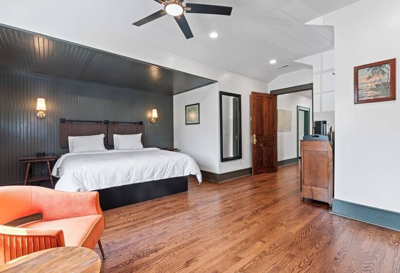 ベッドアンドブレックファースト The Opal And West House