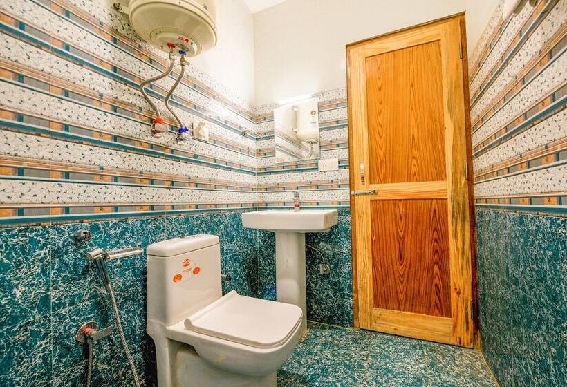 Fabhotel Brave Knight