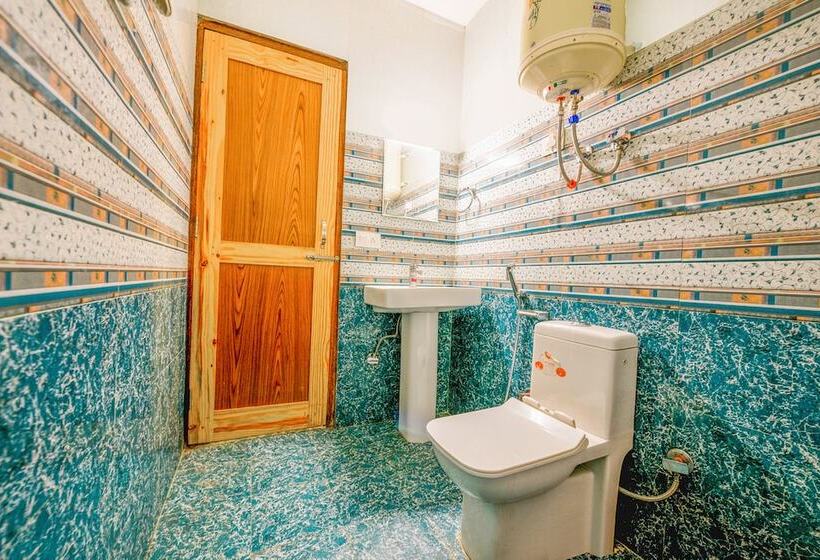 Fabhotel Brave Knight