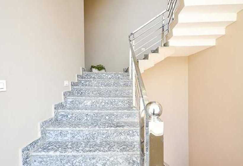 Fabhotel Mountain Inn