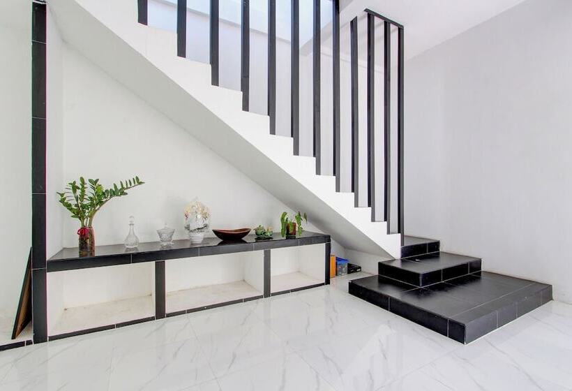 בית מלון כפרי Oyo 93885 D Harjo Guesthouse