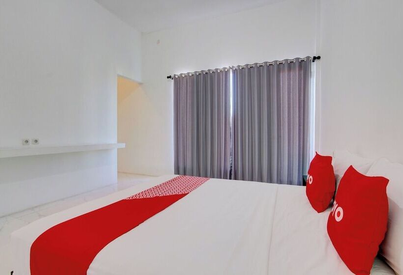 בית מלון כפרי Oyo 93885 D Harjo Guesthouse