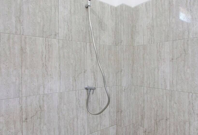 בית מלון כפרי Oyo 93885 D Harjo Guesthouse