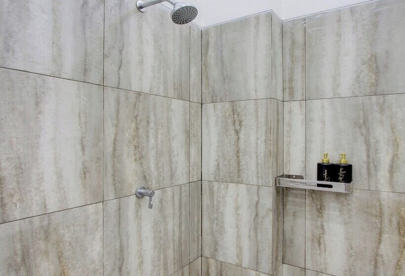 בית מלון כפרי Oyo 93885 D Harjo Guesthouse