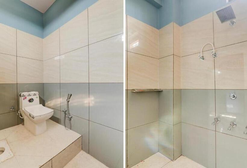 ホテル Oyo Flagship Arl Mansion