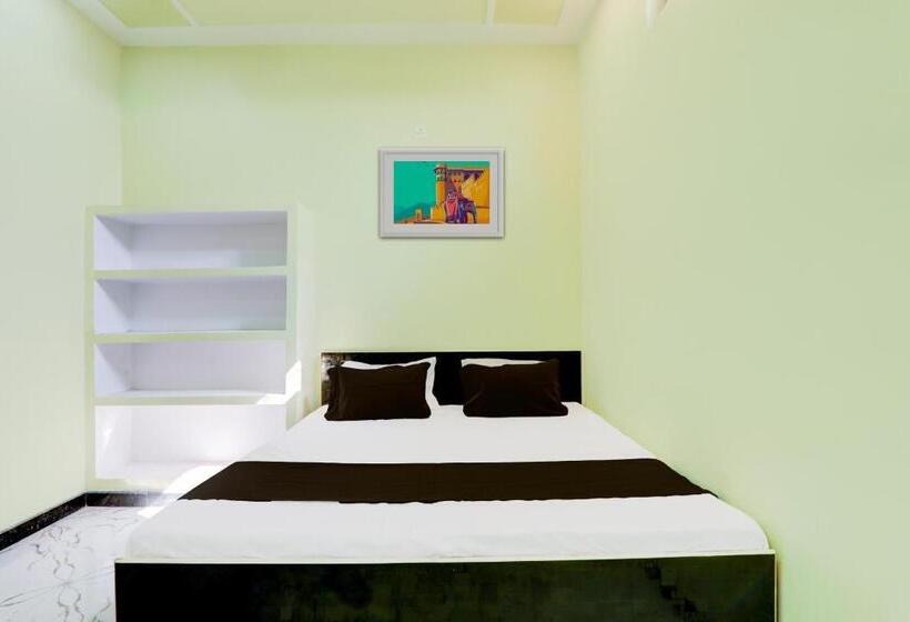 ホテル Oyo Flagship Arl Mansion