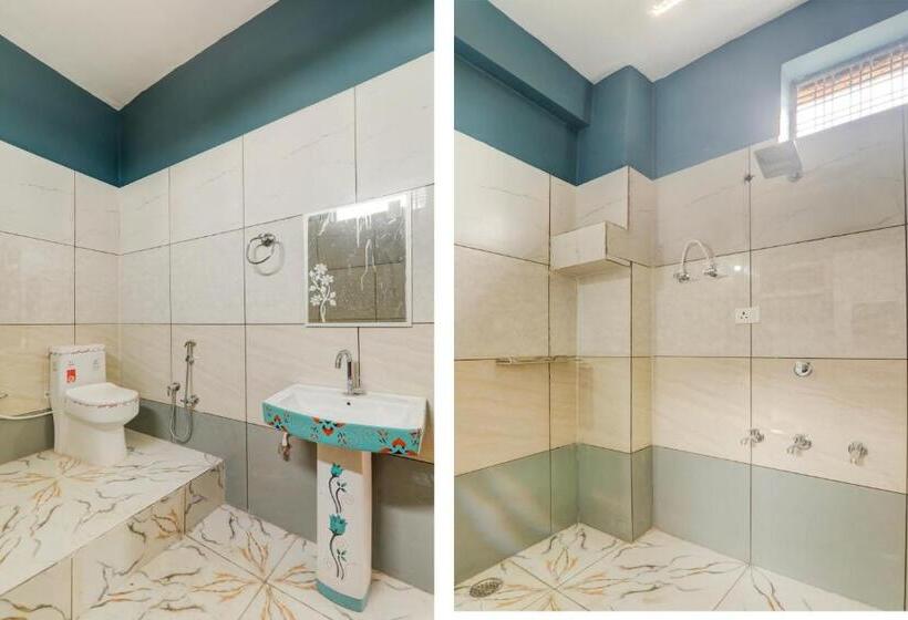 ホテル Oyo Flagship Arl Mansion