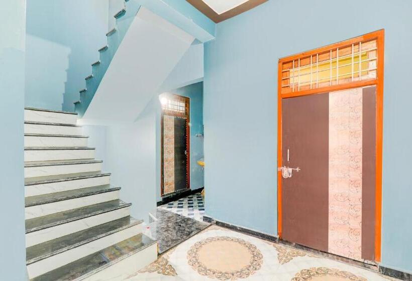 ホテル Oyo Flagship Arl Mansion