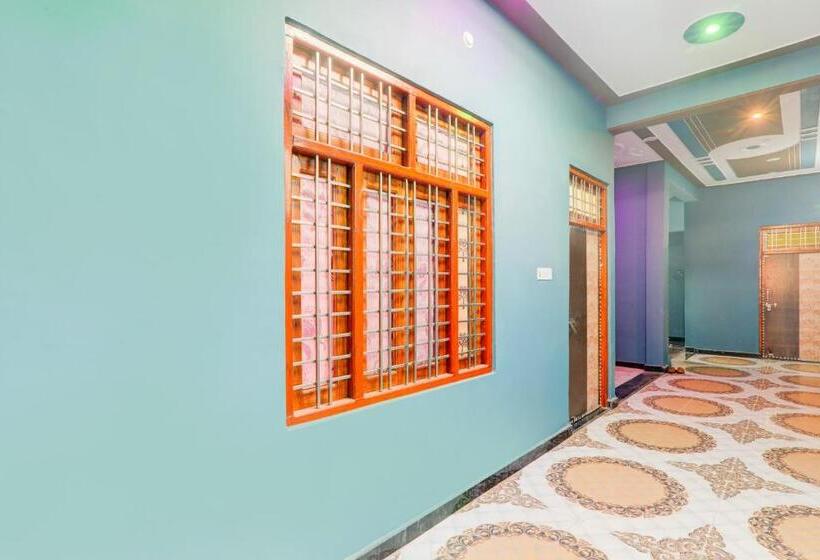 ホテル Oyo Flagship Arl Mansion