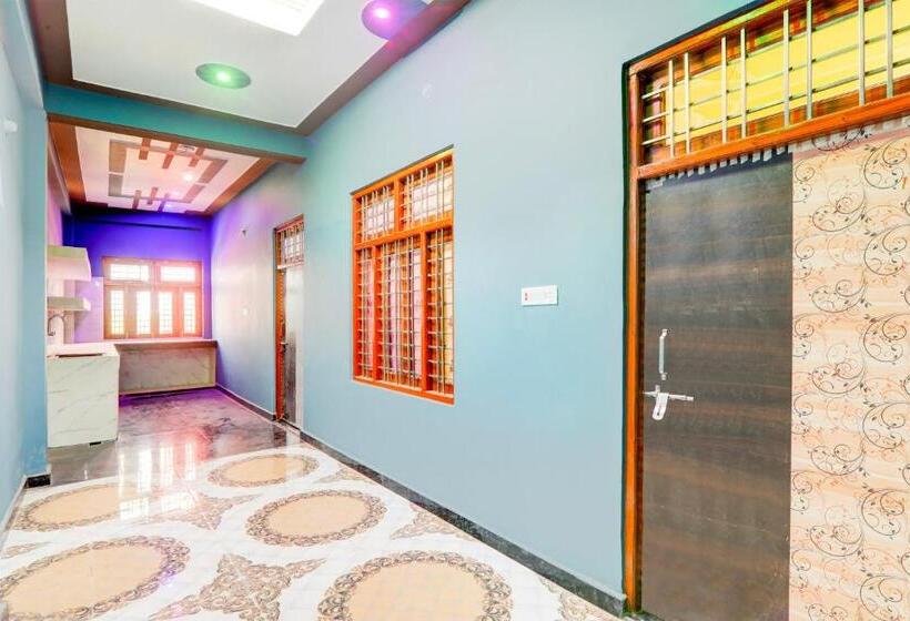 ホテル Oyo Flagship Arl Mansion