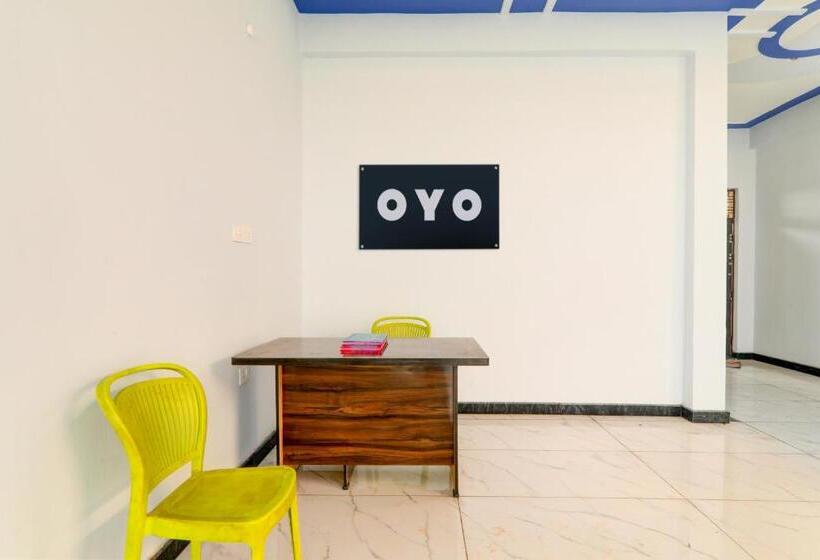 ホテル Oyo Flagship Arl Mansion