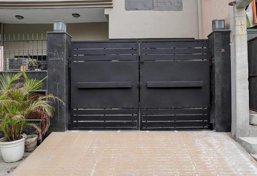 Hotel Oyo Sun Flower Residency