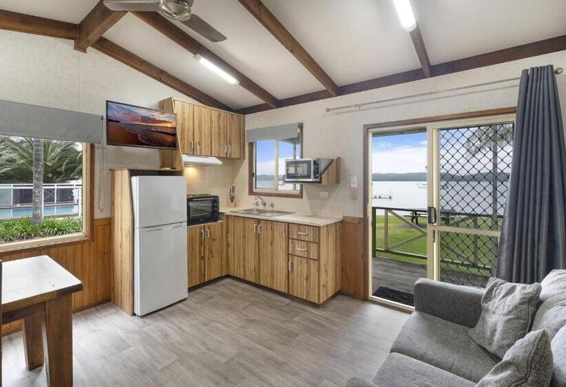 هتل Paradise Palms Caravan Park