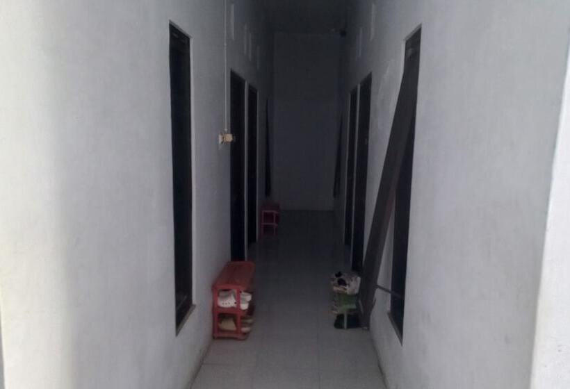 호텔 Spot On 93886 Kost Zalfa Amalia Syariah