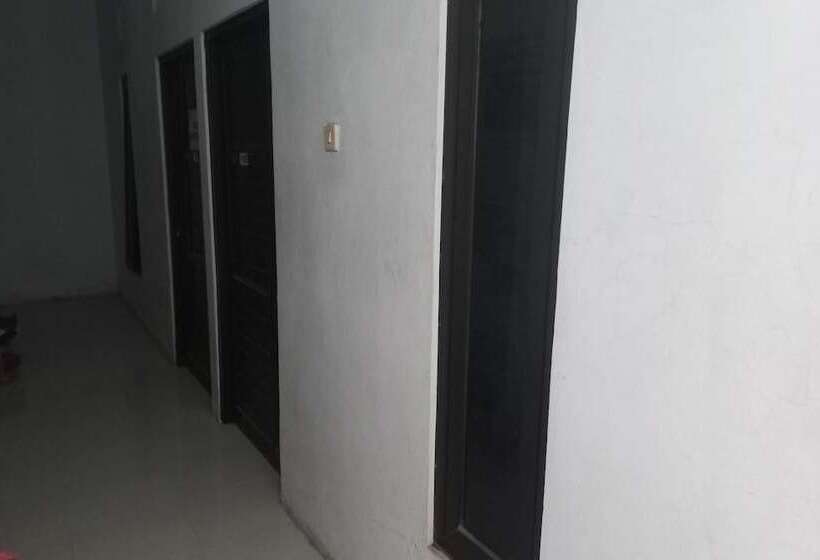 호텔 Spot On 93886 Kost Zalfa Amalia Syariah