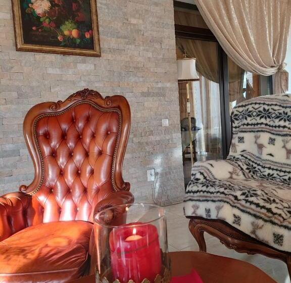 بنسيون Conacul Voievozilor