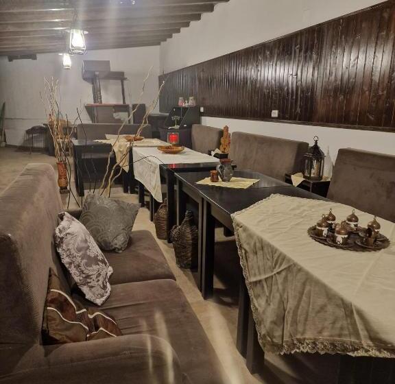 بنسيون Conacul Voievozilor