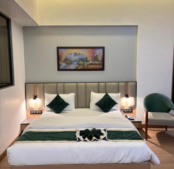 بنسيون Red Carpet Classic Hospitality Llp