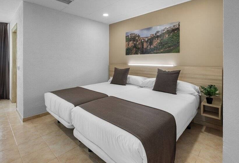 پانسیون Vas Málaga Ciudad