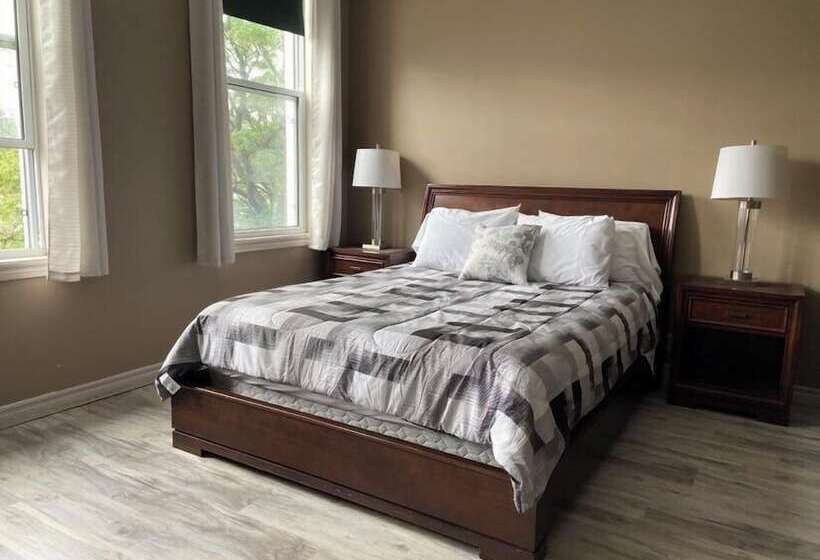 הוסטל The Avonlea Inn