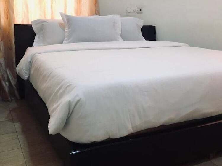 هتل Crislord Palace