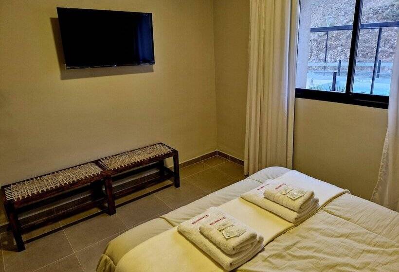 فندق Hostería La Angostura