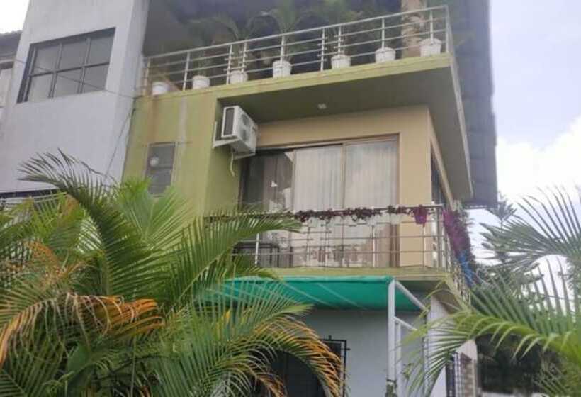 فندق Strawberry County