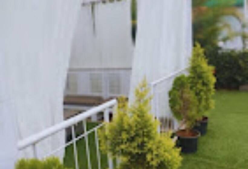 فندق Strawberry County