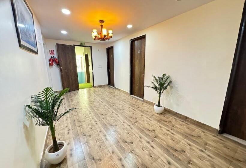 Отель Hardik Palace