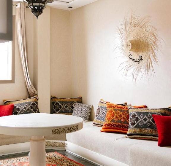 تختخواب و صبحانه Flo Surf Morocco