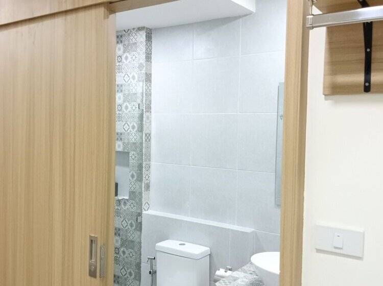 Отель Beyond 21