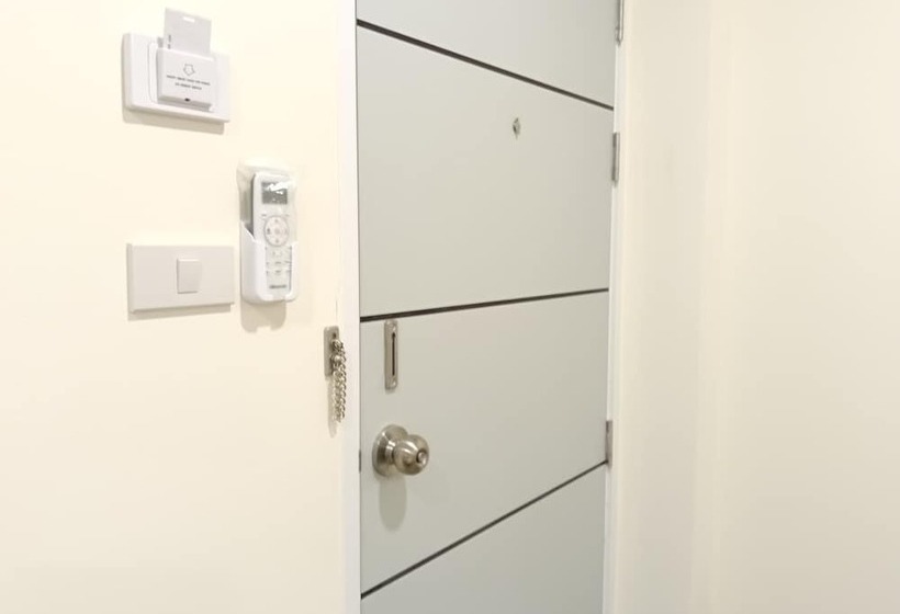 Отель Beyond 21