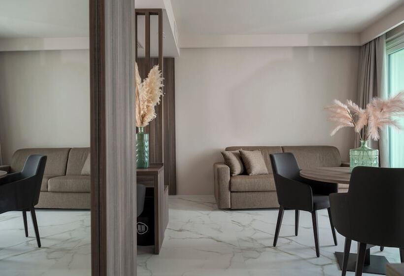 Отель Bolina Suite & Spa