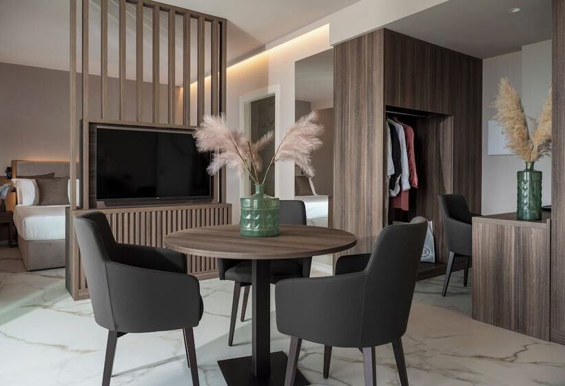 Отель Bolina Suite & Spa