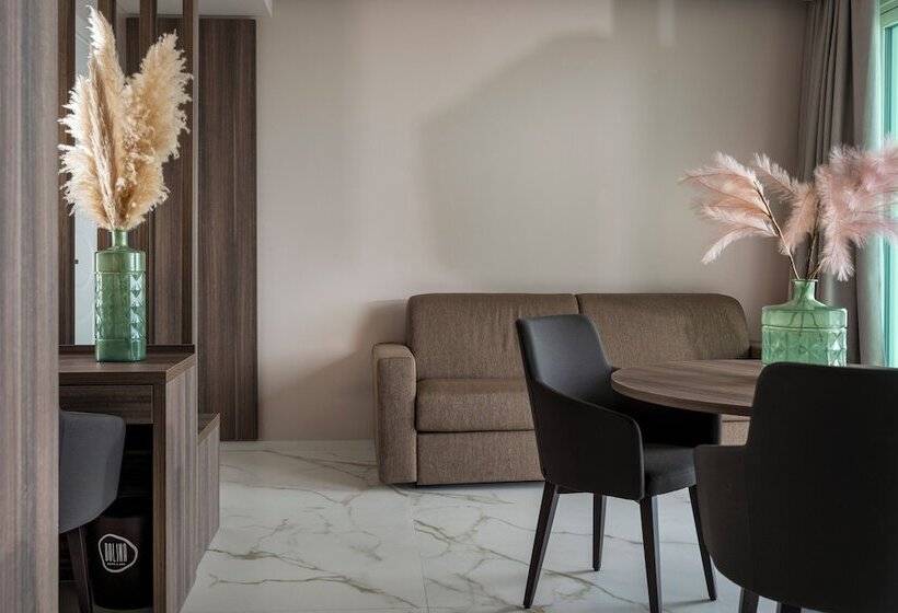 Отель Bolina Suite & Spa