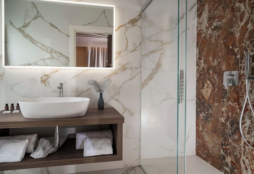 Отель Bolina Suite & Spa