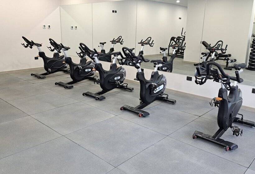 هتل Diego De Almagro Pudahuel Aeropuerto