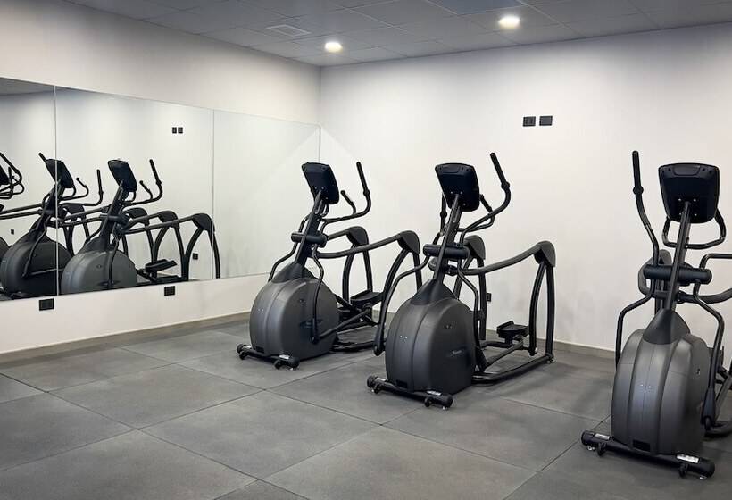 هتل Diego De Almagro Pudahuel Aeropuerto