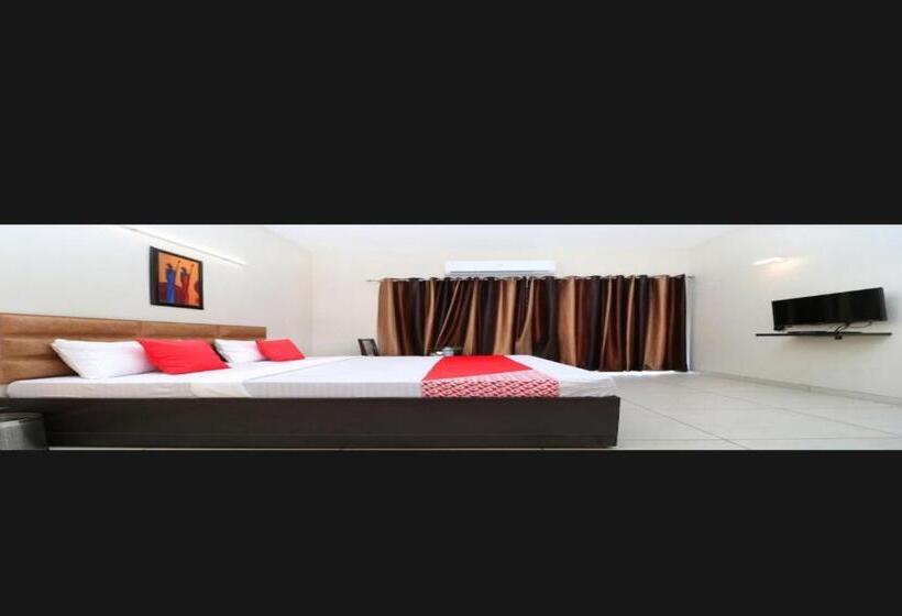 ホテル Oyo Vihan Palace