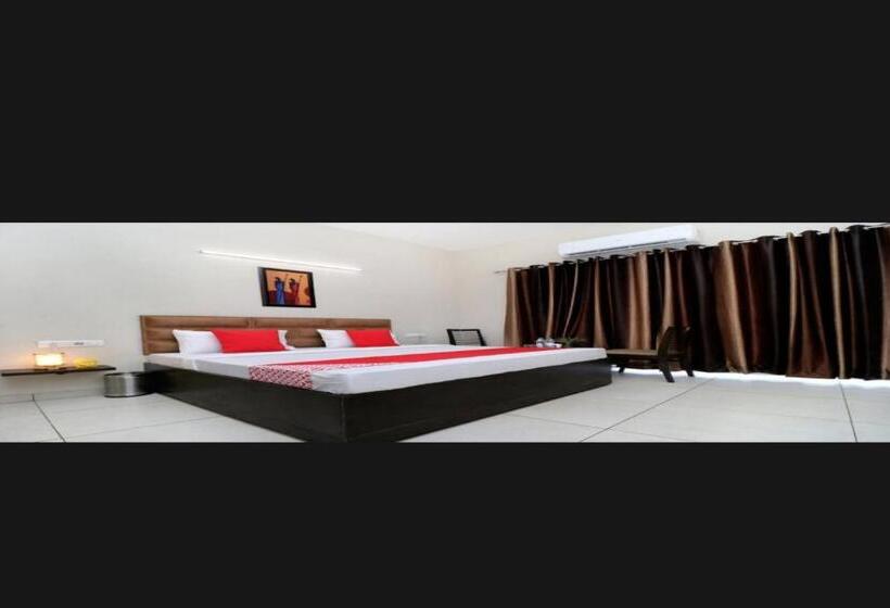 ホテル Oyo Vihan Palace