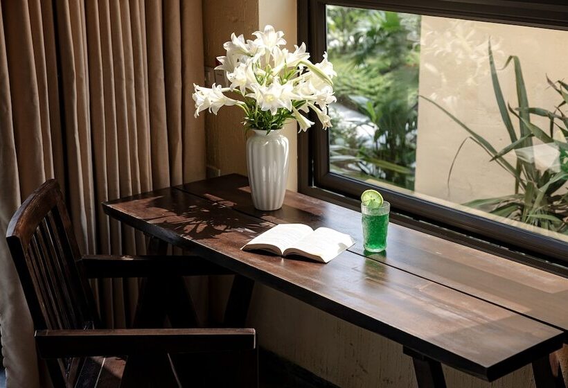 هتل Scenic Mountain Ecolodge Ninh Binh