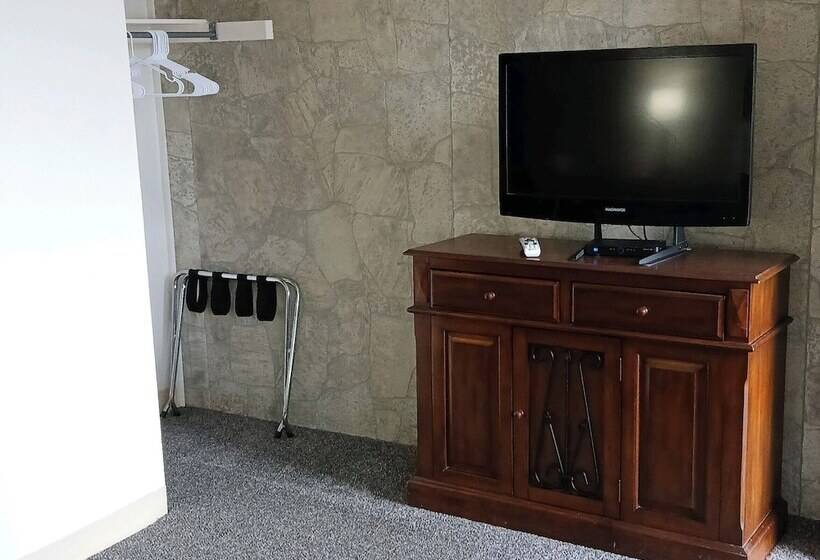 בית מלון כפרי Silver Lakes Inn