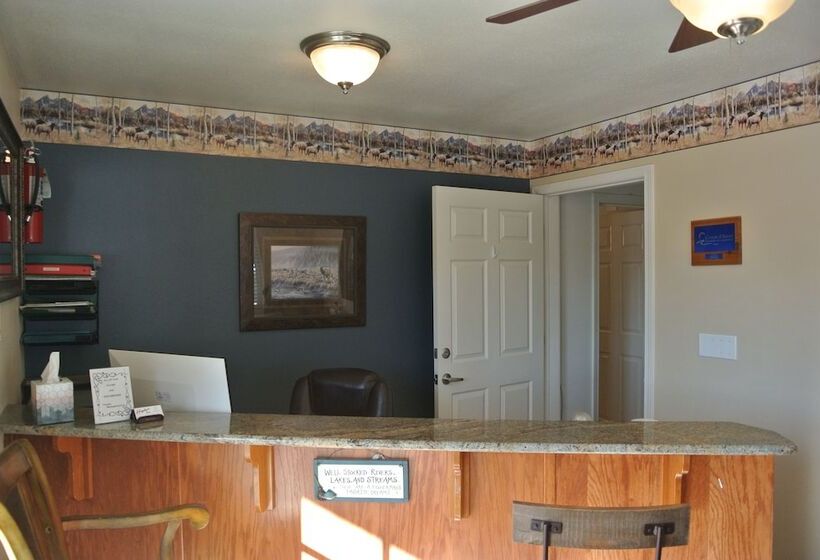 בית מלון כפרי Silver Lakes Inn