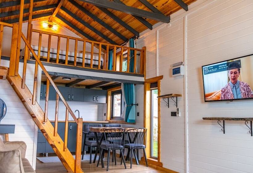 בית מלון כפרי Tringo Bungalov