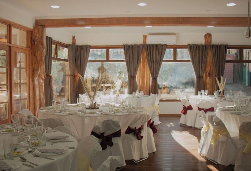 Отель Y Restaurant Doña Rode