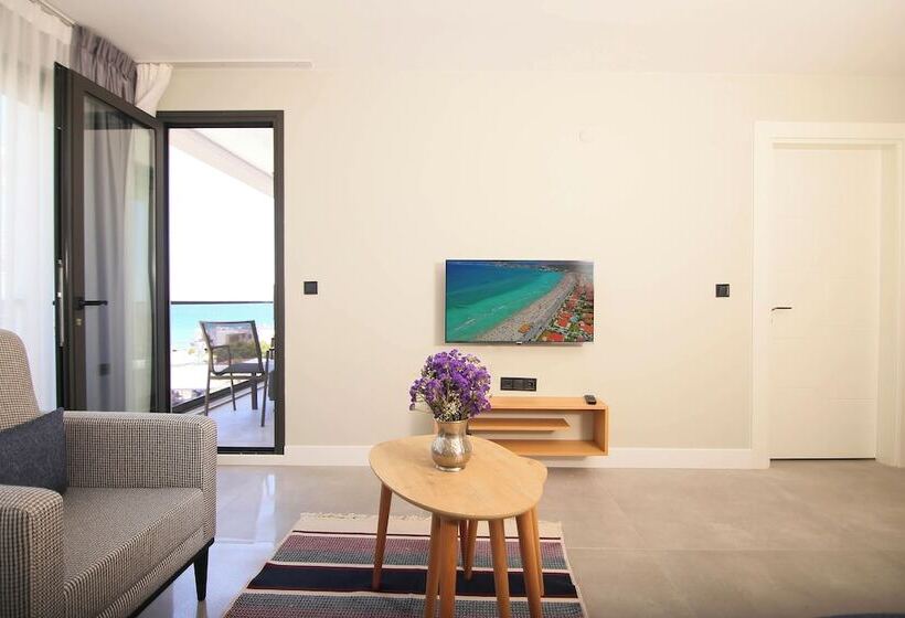 Krem Marin Suits Otel