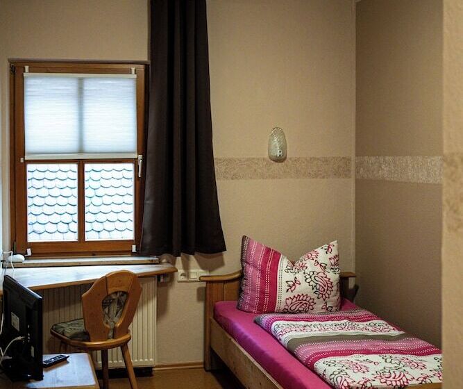 بنسيون Cafe Alte Backstubn